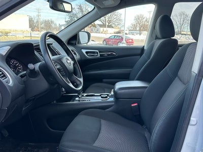 2020 Nissan Pathfinder SV