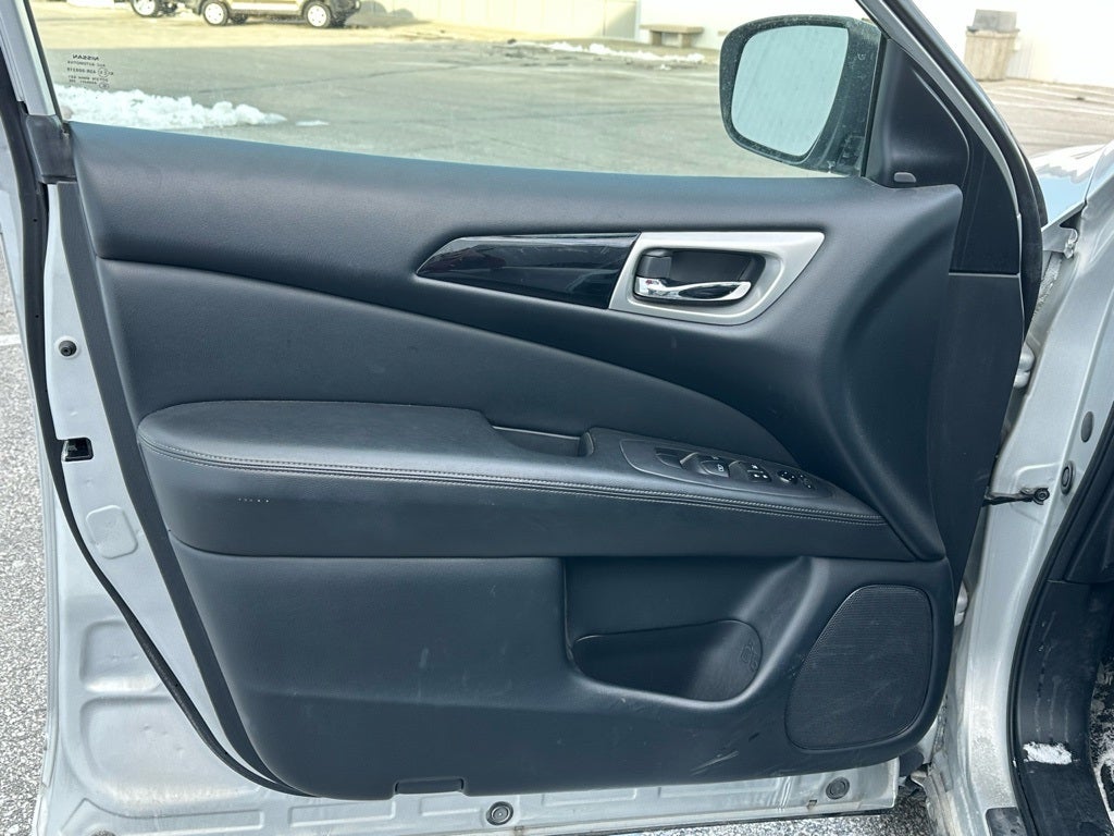 2020 Nissan Pathfinder SV