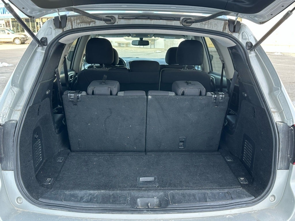 2020 Nissan Pathfinder SV