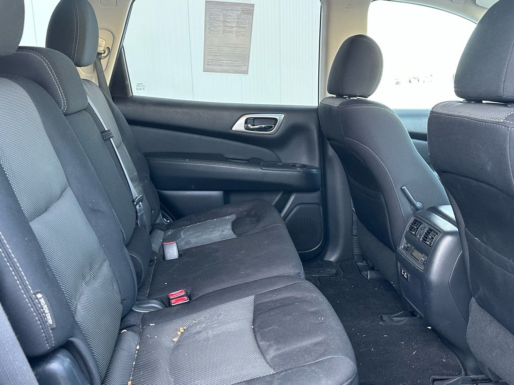 2020 Nissan Pathfinder SV