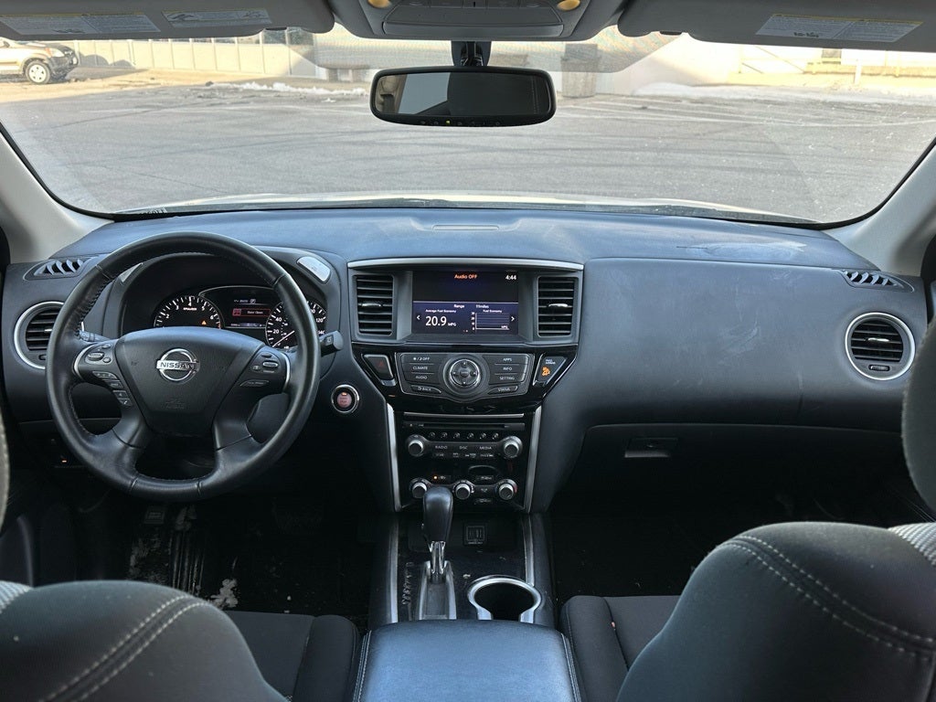 2020 Nissan Pathfinder SV