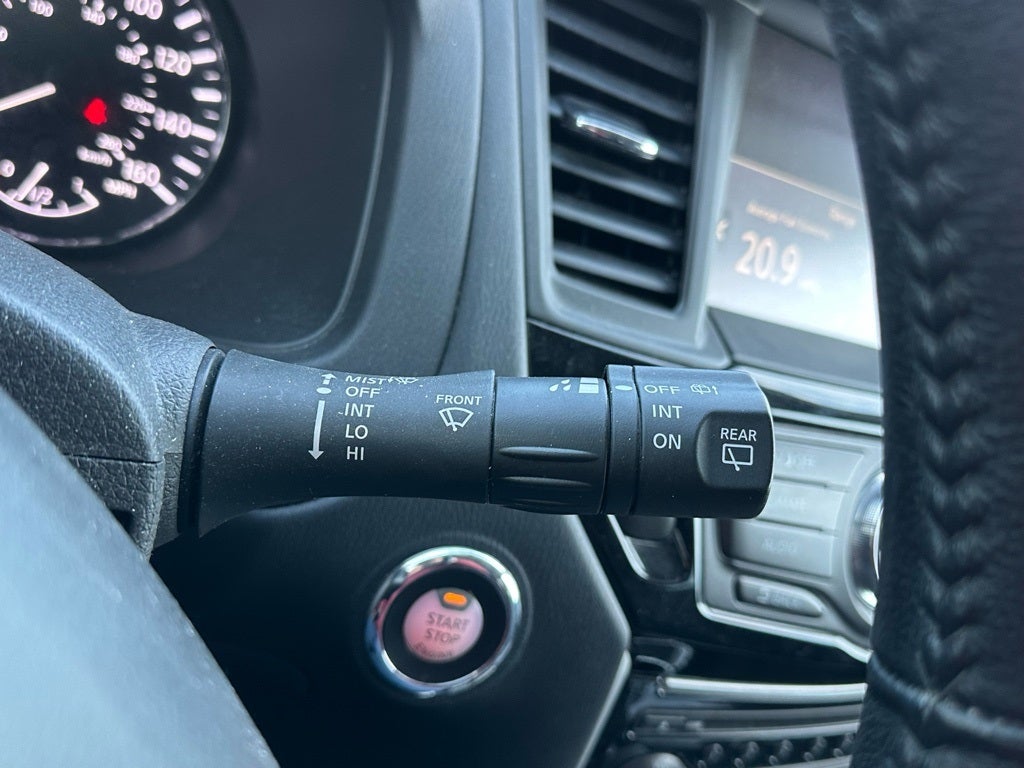 2020 Nissan Pathfinder SV