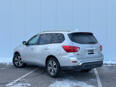 2020 Nissan Pathfinder SV