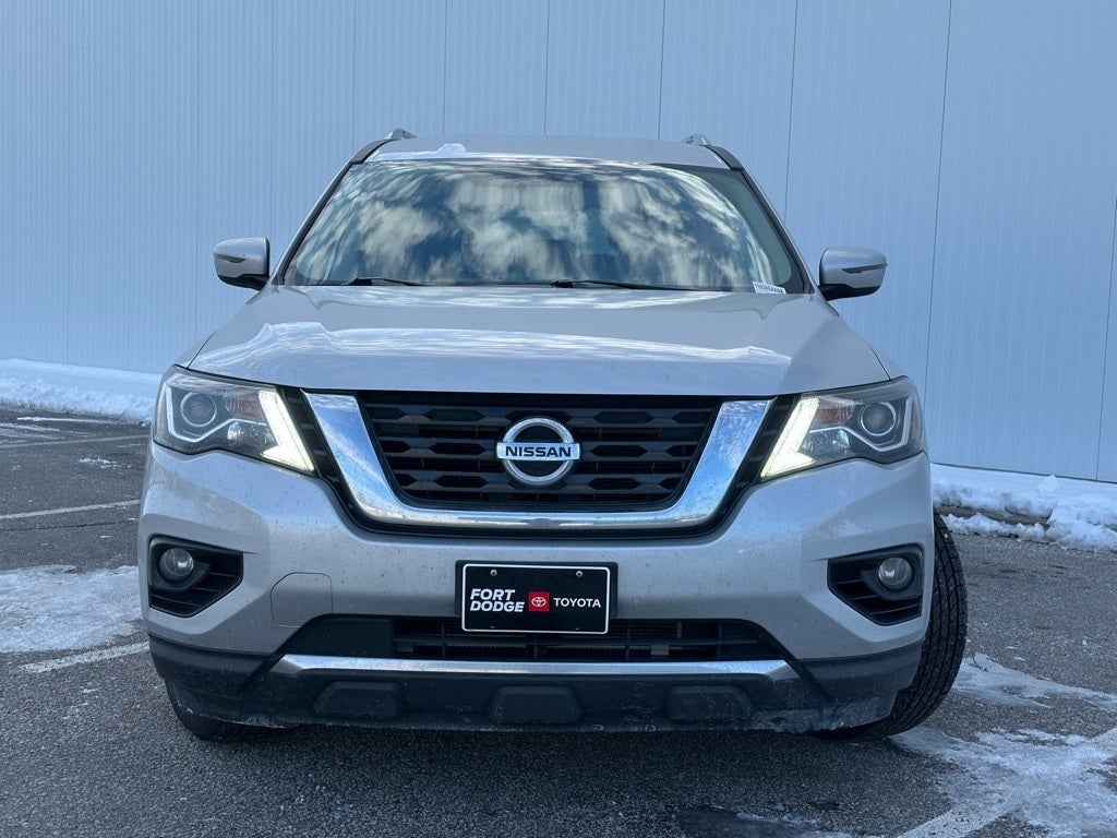 2020 Nissan Pathfinder SV