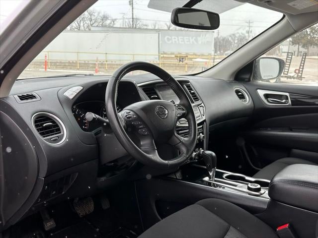 2020 Nissan Pathfinder SV