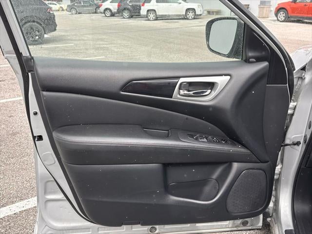 2020 Nissan Pathfinder SV