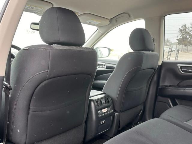 2020 Nissan Pathfinder SV