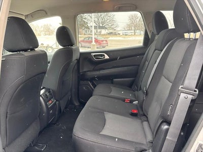 2020 Nissan Pathfinder SV