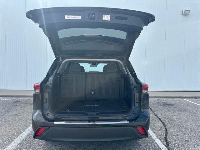 2023 Toyota Highlander Hybrid Bronze Edition
