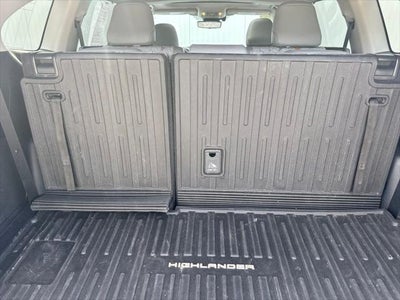 2023 Toyota Highlander Hybrid Bronze Edition
