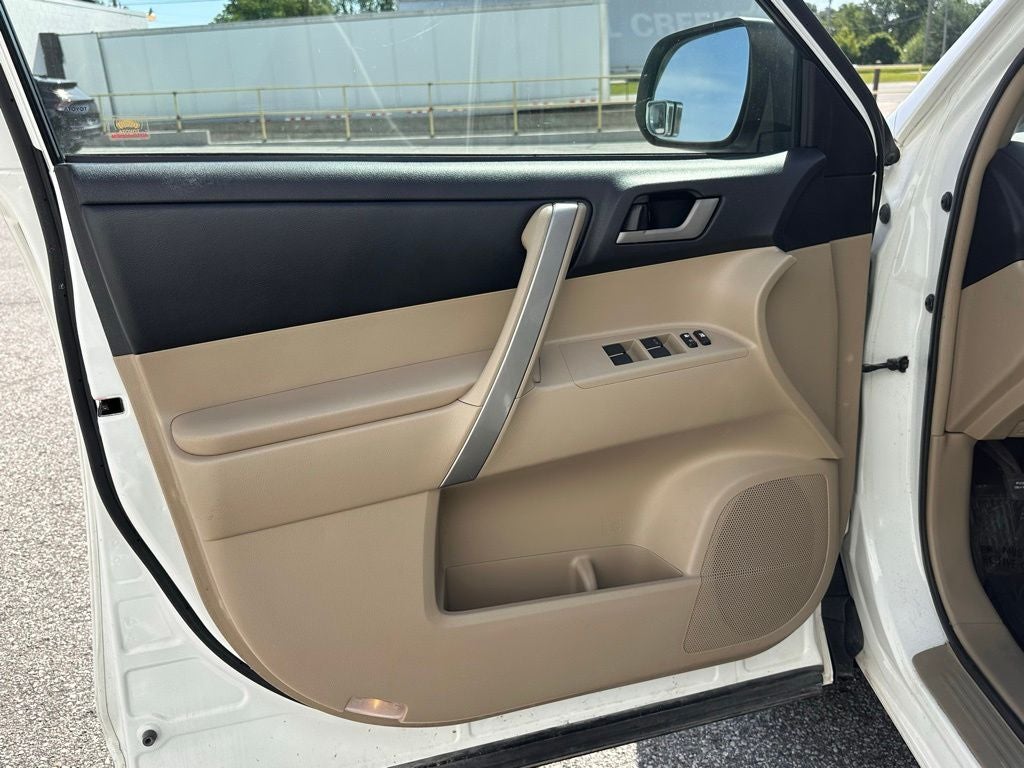 2011 Toyota Highlander SE
