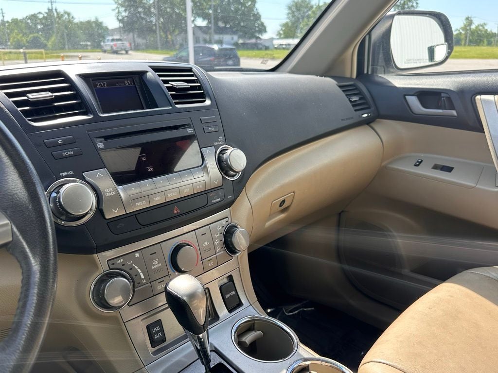 2011 Toyota Highlander SE