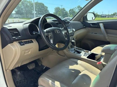 2011 Toyota Highlander SE