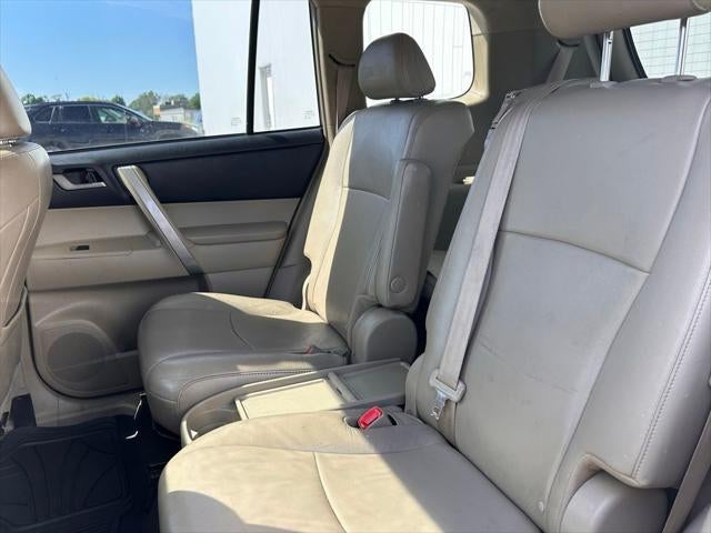 2011 Toyota Highlander SE