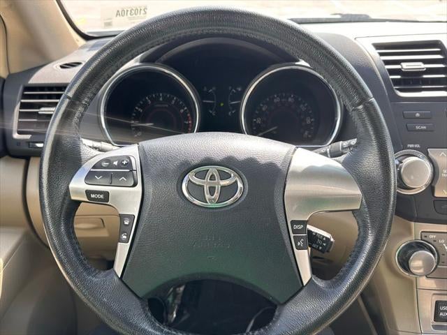 2011 Toyota Highlander SE