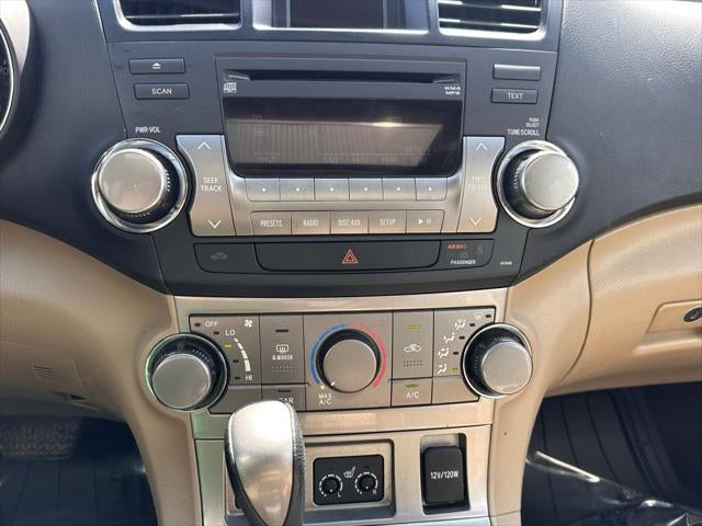 2011 Toyota Highlander SE