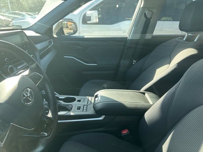 2021 Toyota Highlander LE