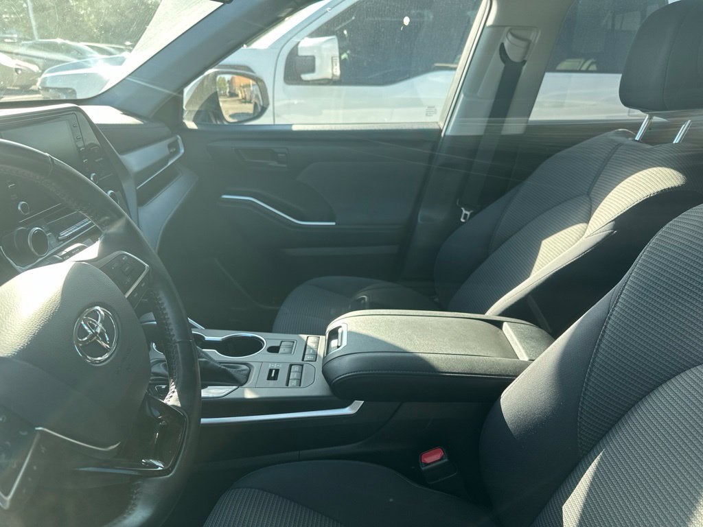 2021 Toyota Highlander LE