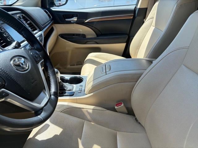 2017 Toyota Highlander Limited