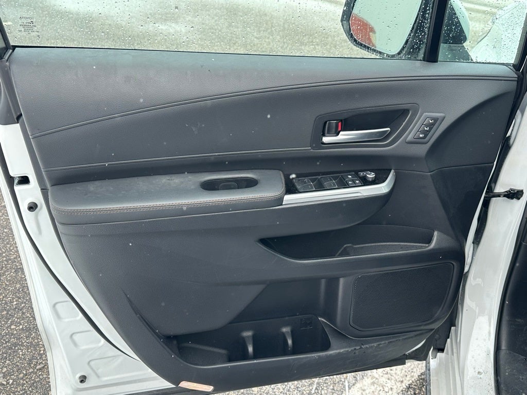 2025 Toyota Sienna Platinum Hybrid 7 Passenger