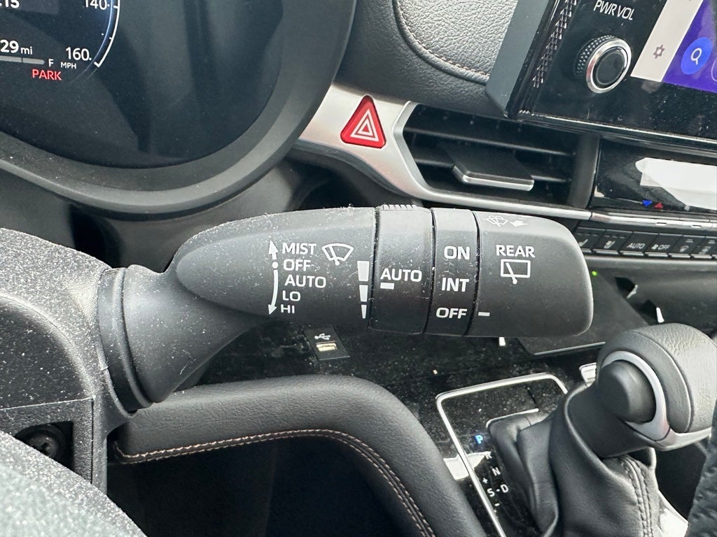 2025 Toyota Sienna Platinum Hybrid 7 Passenger