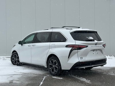 2025 Toyota Sienna Platinum Hybrid 7 Passenger