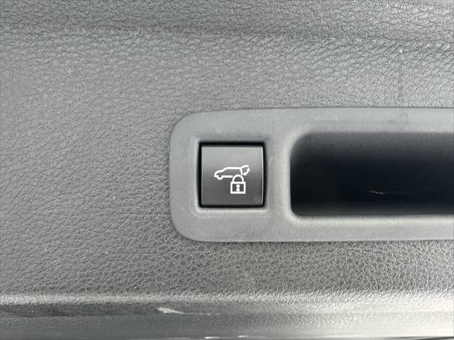 2025 Toyota Sienna Platinum Hybrid 7 Passenger