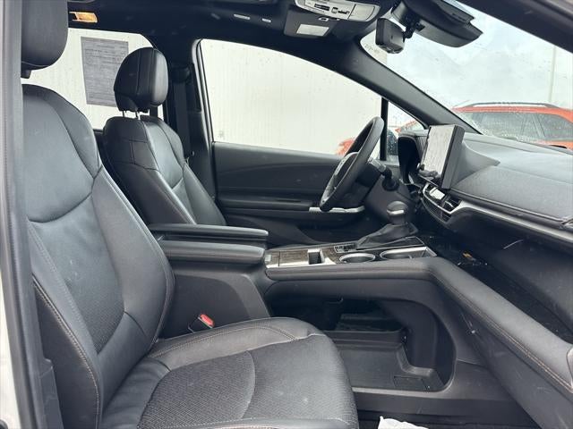 2025 Toyota Sienna Platinum Hybrid 7 Passenger