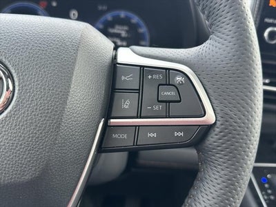 2025 Toyota Sienna Platinum Hybrid 7 Passenger