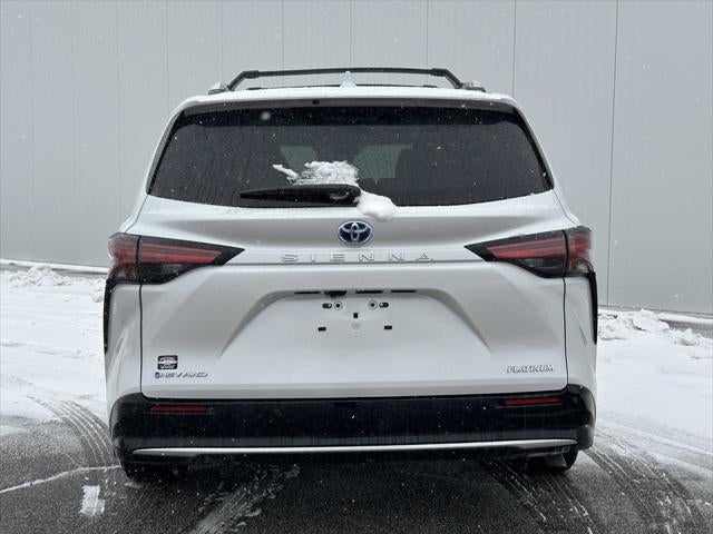 2025 Toyota Sienna Platinum Hybrid 7 Passenger