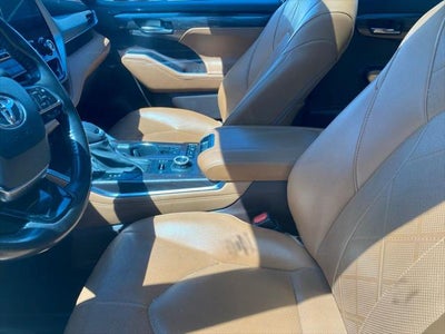 2021 Toyota Highlander Platinum