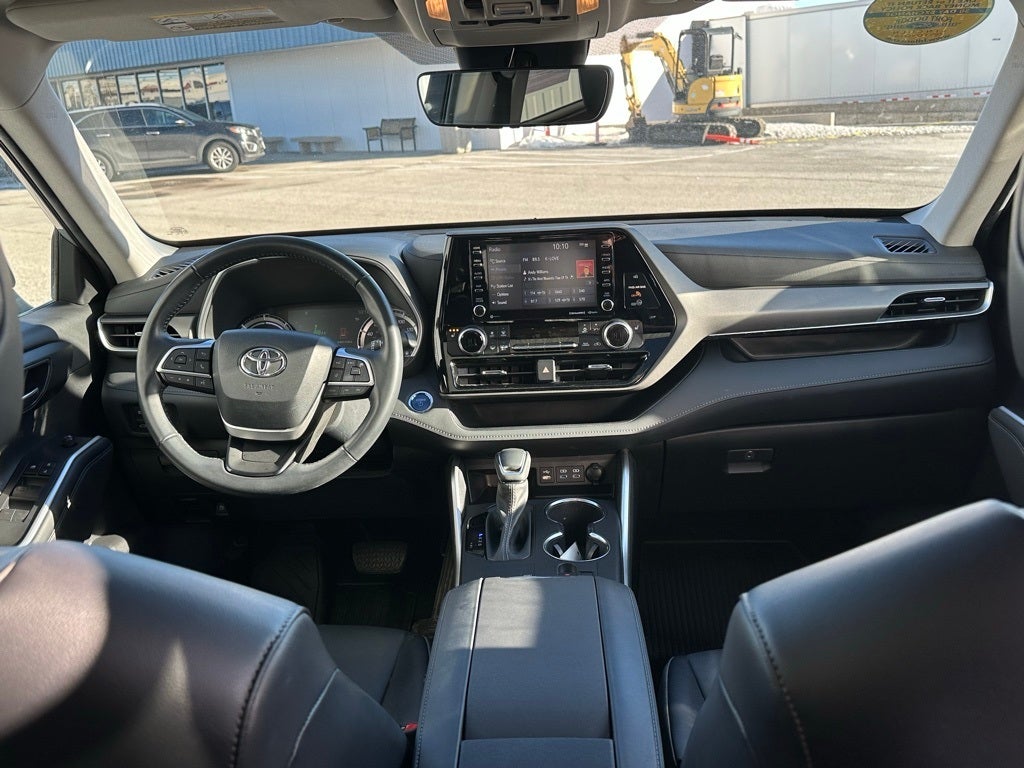 2022 Toyota Highlander Hybrid XLE