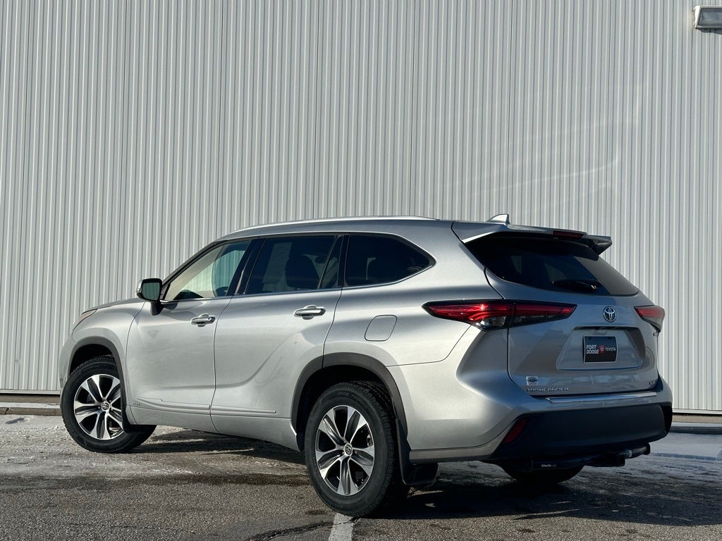 2022 Toyota Highlander Hybrid XLE