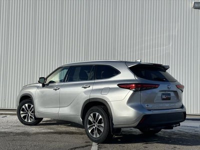 2022 Toyota Highlander Hybrid XLE