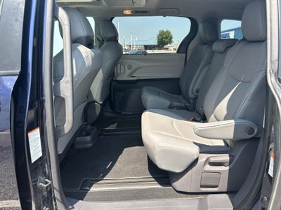 2021 Toyota Sienna XLE 8 Passenger