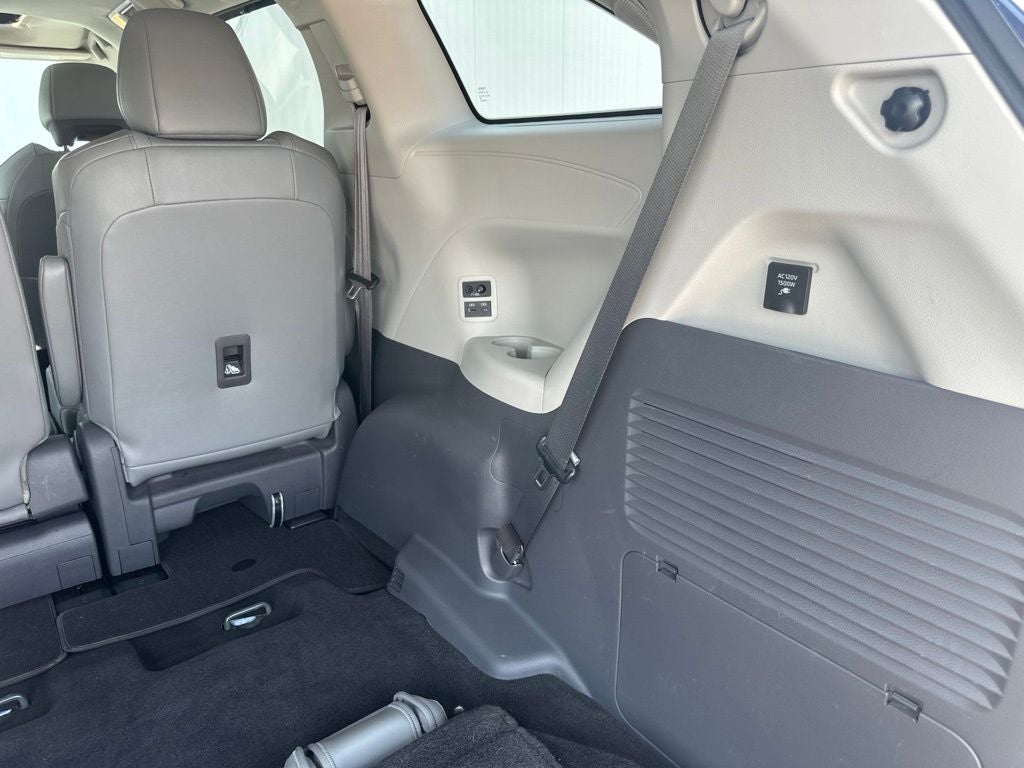 2021 Toyota Sienna XLE 8 Passenger