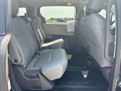 2021 Toyota Sienna XLE 8 Passenger