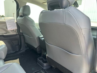 2021 Toyota Sienna XLE 8 Passenger