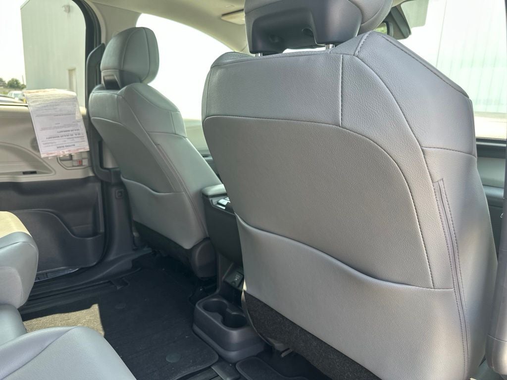 2021 Toyota Sienna XLE 8 Passenger