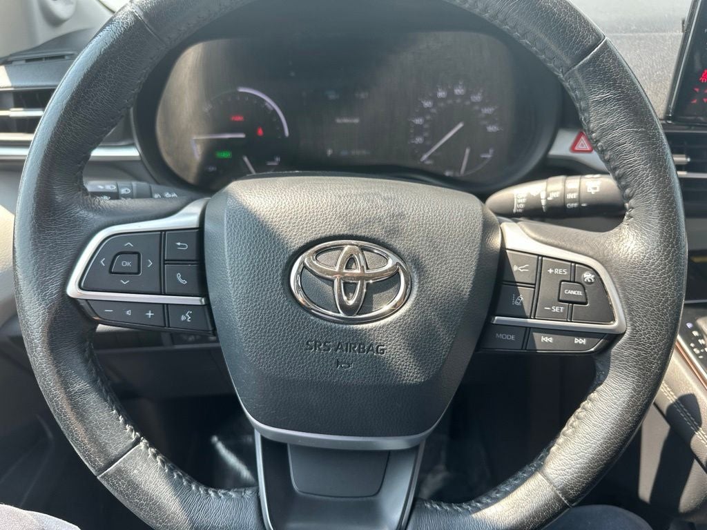 2021 Toyota Sienna XLE 8 Passenger