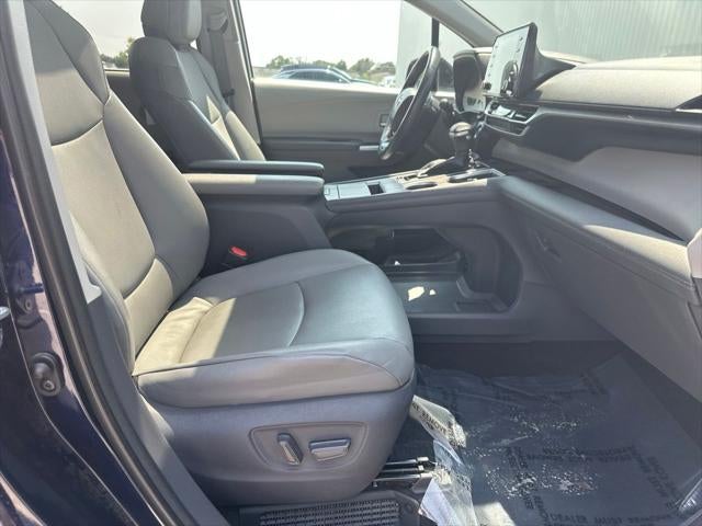 2021 Toyota Sienna XLE 8 Passenger