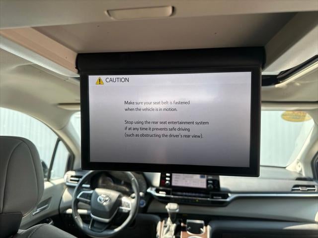 2021 Toyota Sienna XLE 8 Passenger