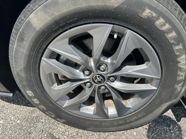 2021 Toyota Sienna XLE 8 Passenger