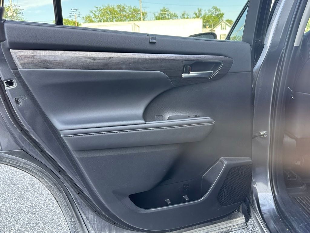 2024 Toyota Highlander Platinum