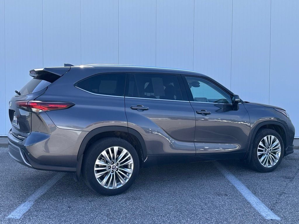 2024 Toyota Highlander Platinum