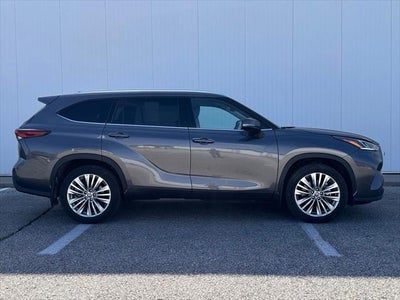 2024 Toyota Highlander Platinum