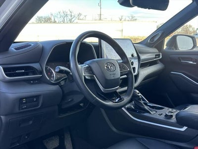 2023 Toyota Highlander XSE