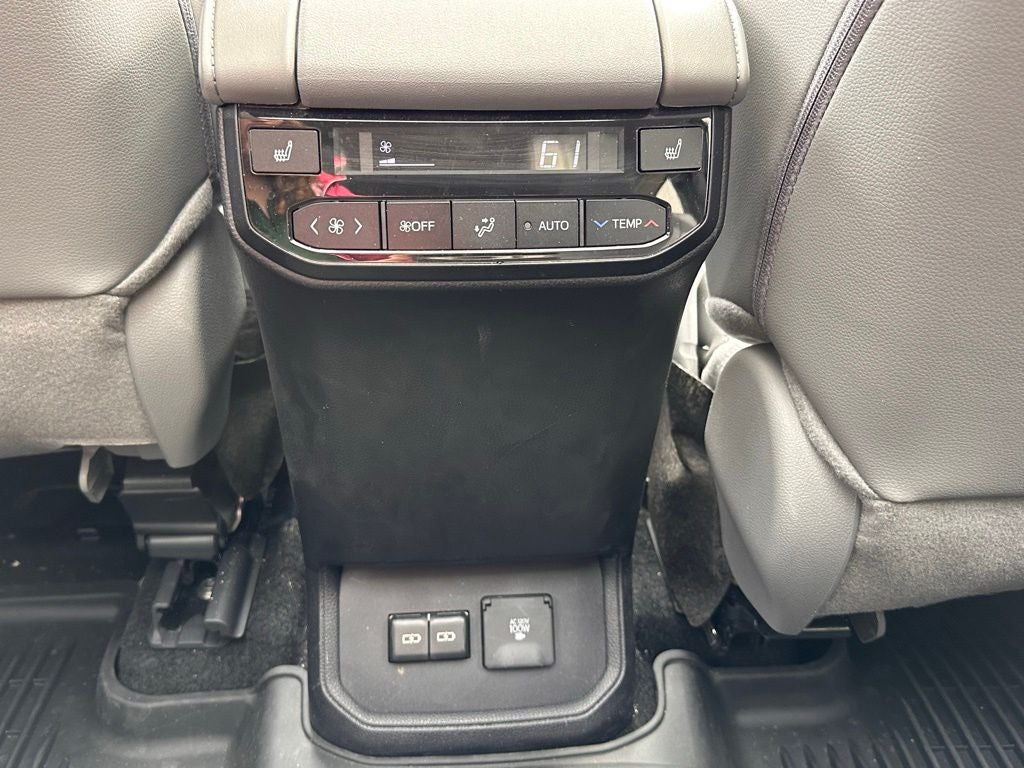 2024 Toyota Highlander Platinum