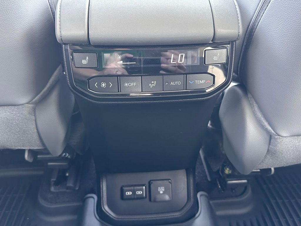 2024 Toyota Highlander Platinum