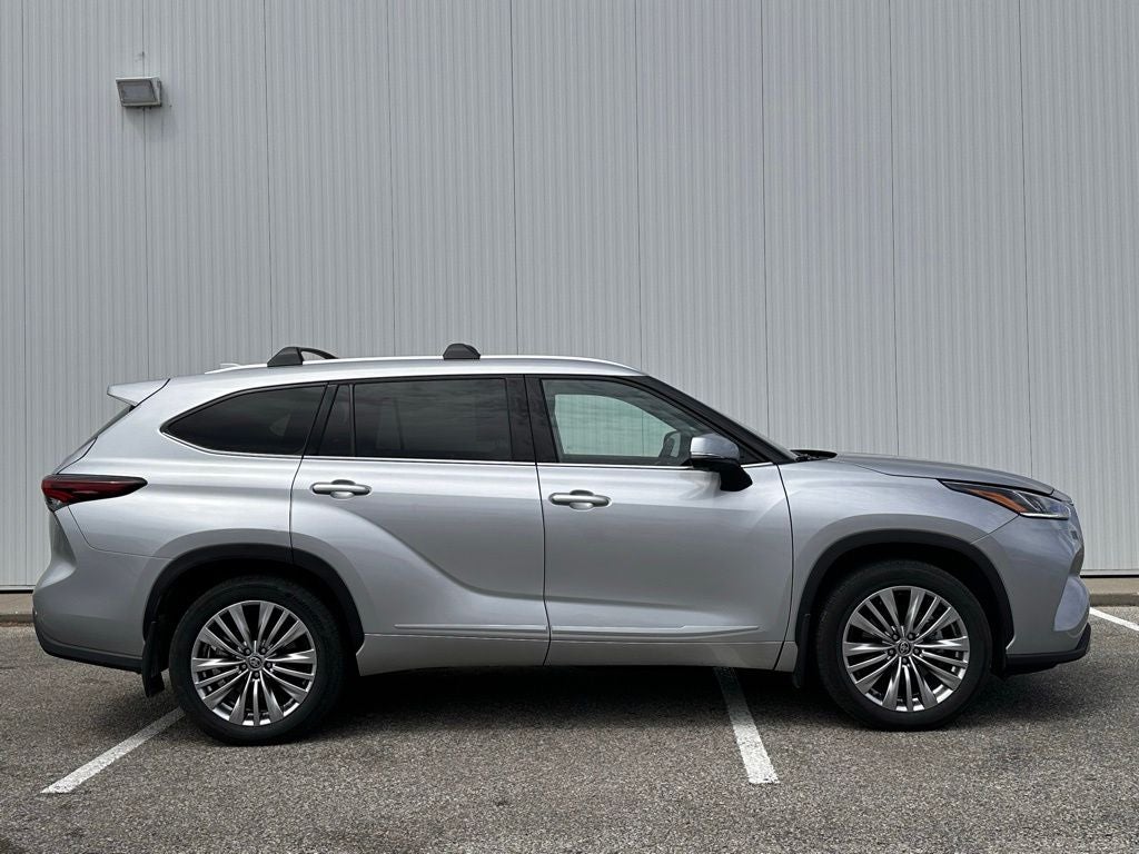 2024 Toyota Highlander Platinum